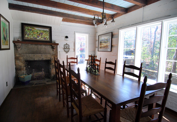 GreyLogs dining room