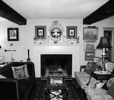 Living Room of Mill Farm Inn