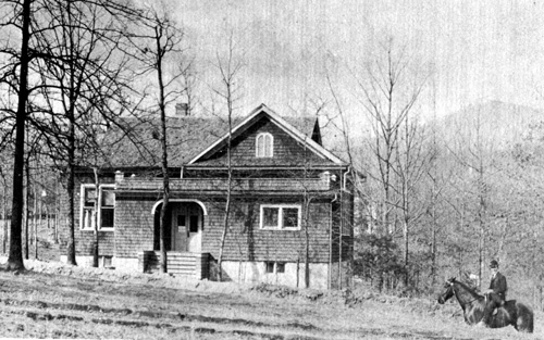 Photo of Lanier Library in 1905